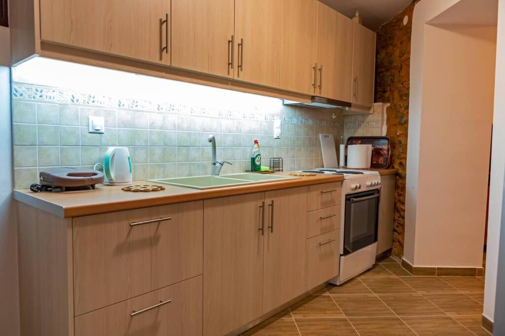 Paraspori Traditional Home With View Екстериор снимка
