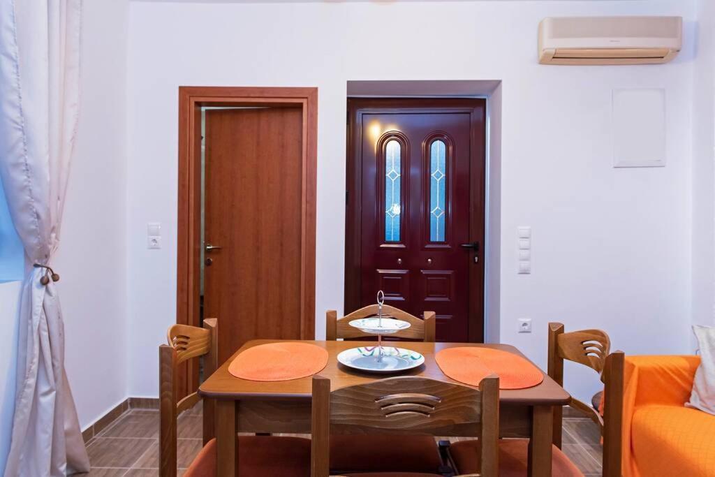 Paraspori Traditional Home With View Екстериор снимка
